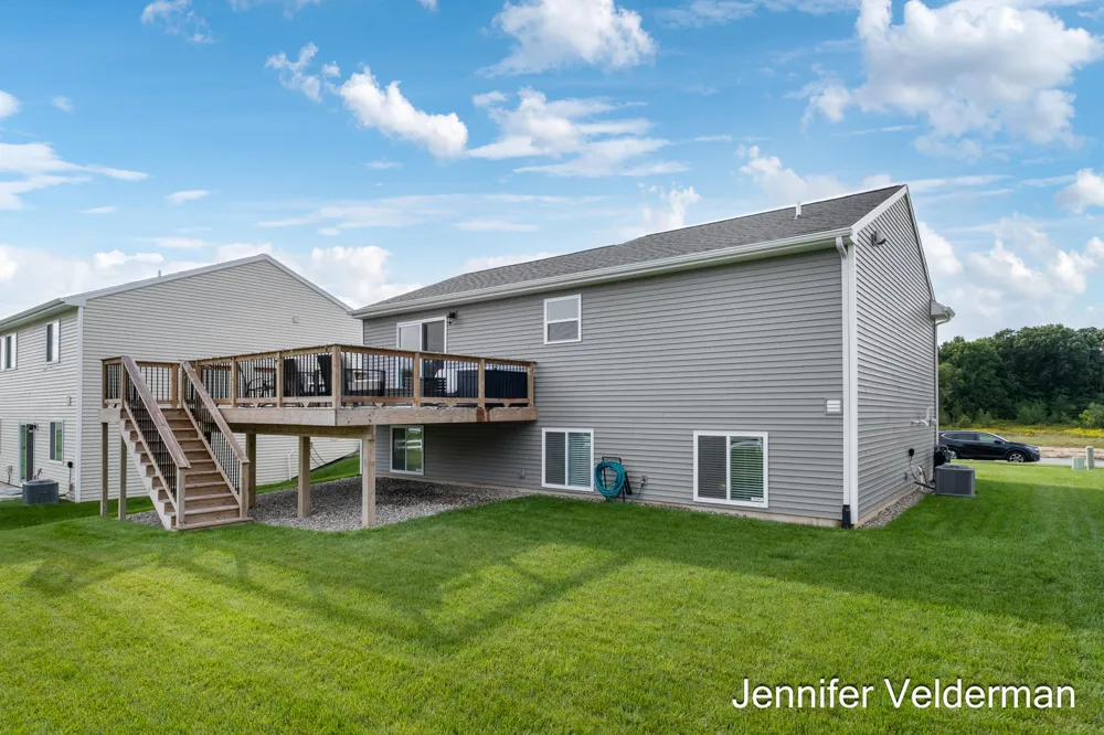 331 Tannenbaum Trail Cedar Springs, MI 49319