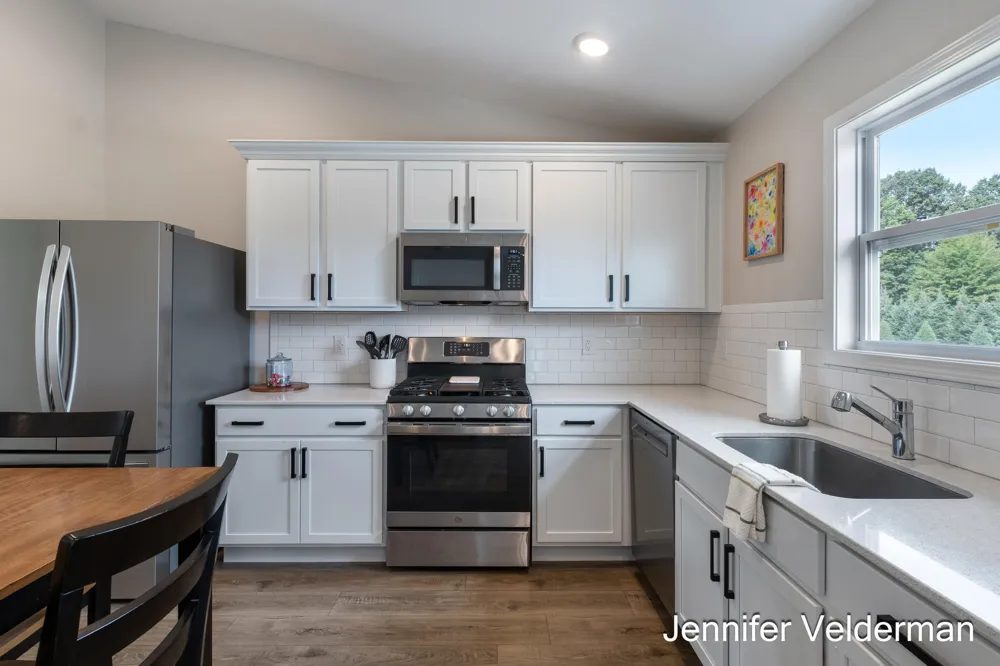 331 Tannenbaum Trail Cedar Springs, MI 49319