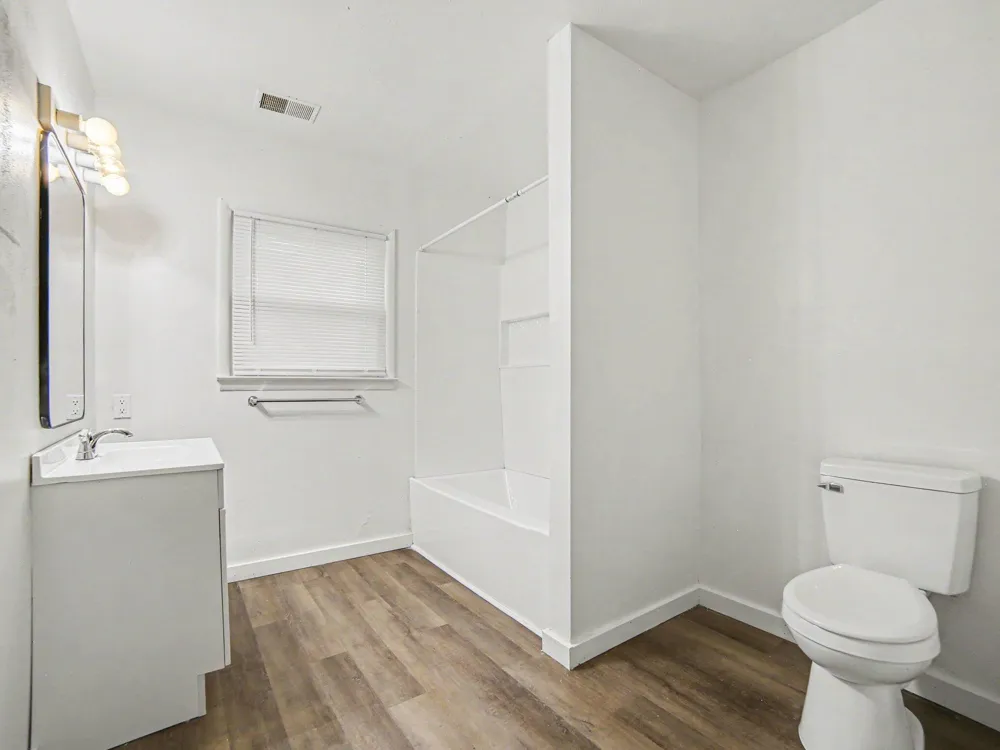 1876 Leahy Street Muskegon, MI 49442