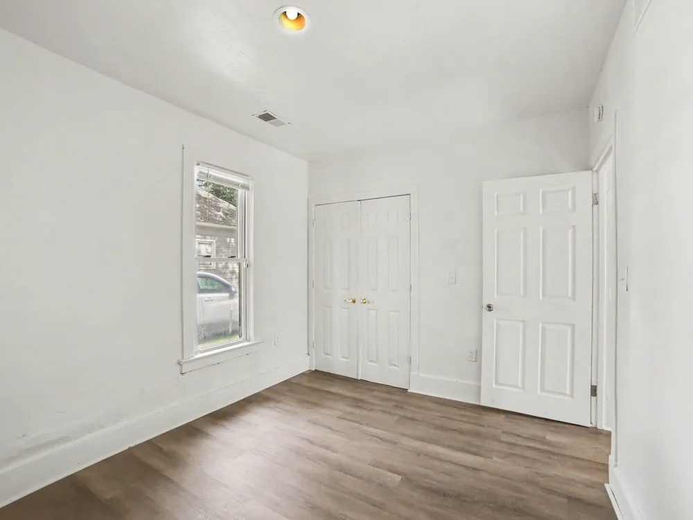 1876 Leahy Street Muskegon, MI 49442