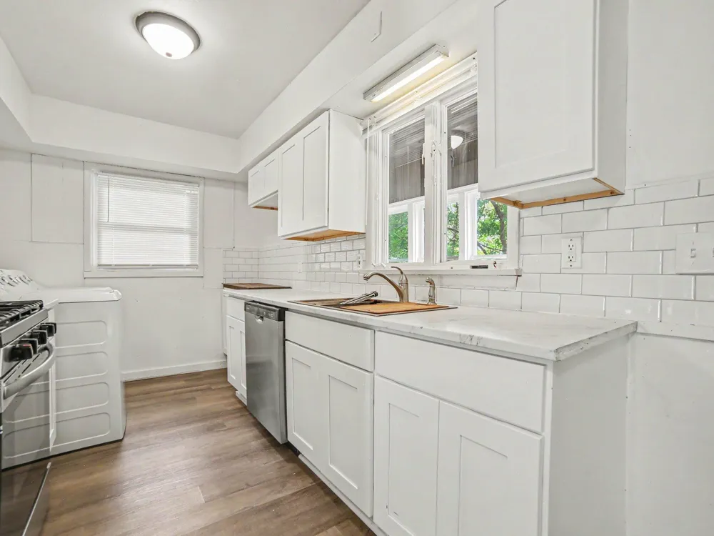 1876 Leahy Street Muskegon, MI 49442