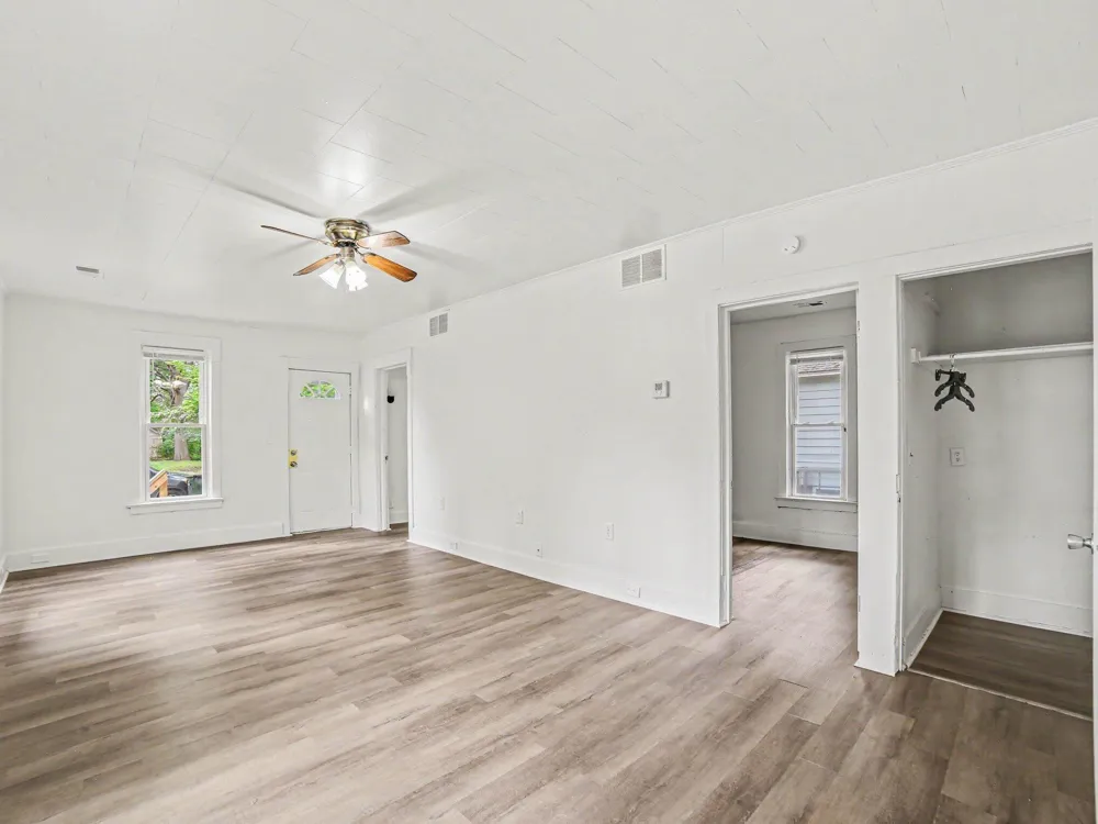1876 Leahy Street Muskegon, MI 49442