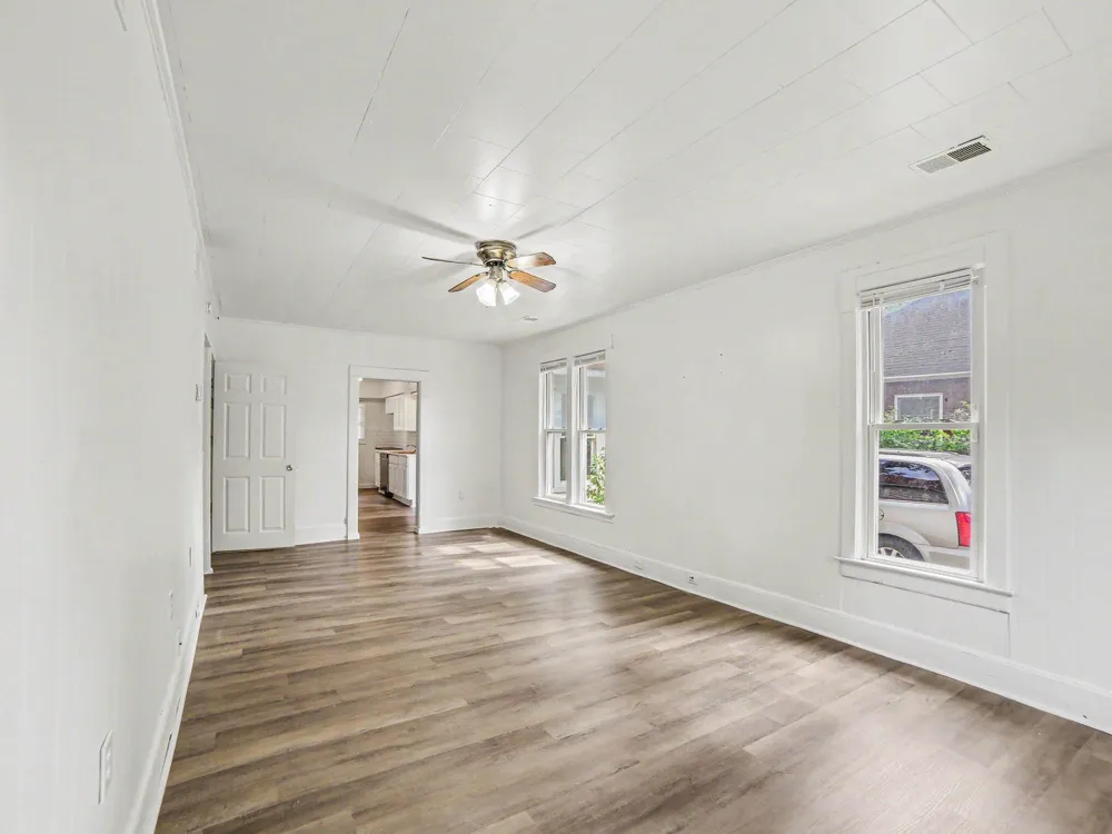 1876 Leahy Street Muskegon, MI 49442