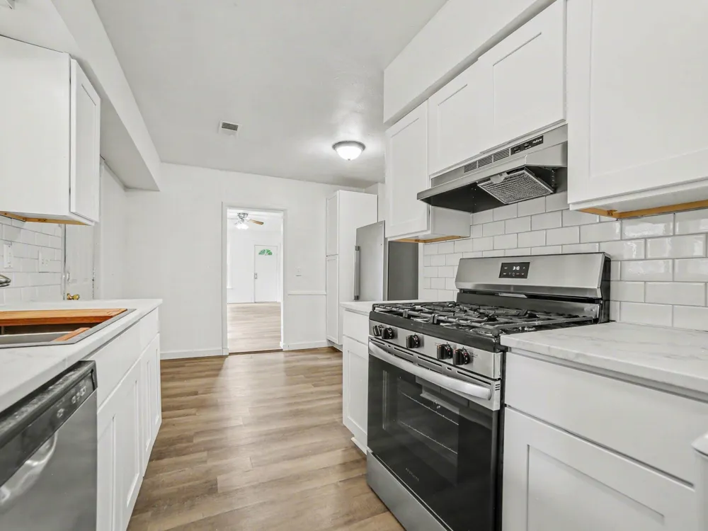 1876 Leahy Street Muskegon, MI 49442