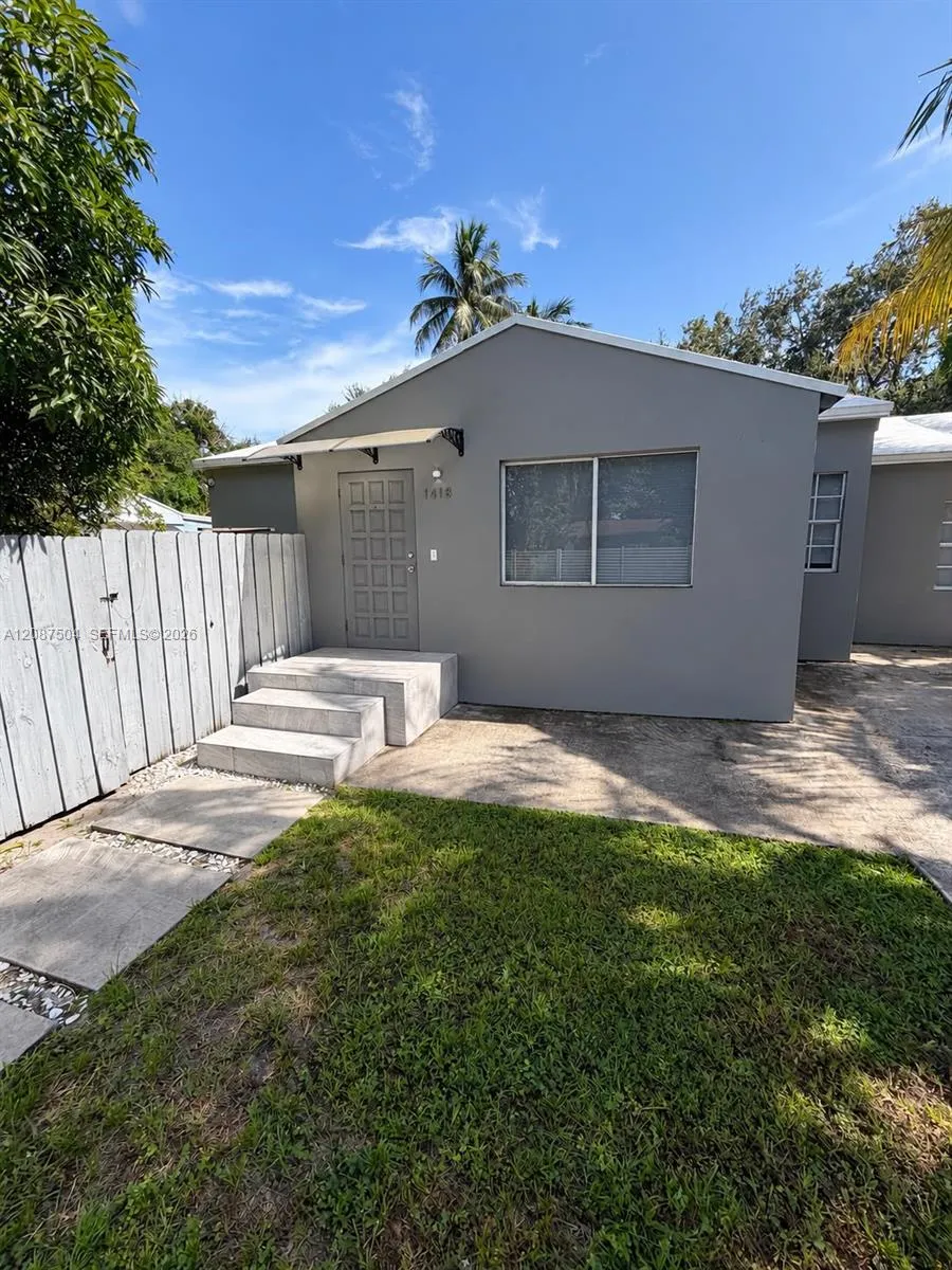 1418 NW 101st St Miami, FL 33147