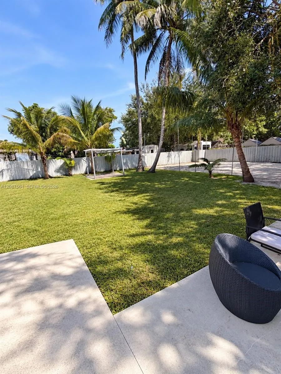 1418 NW 101st St Miami, FL 33147