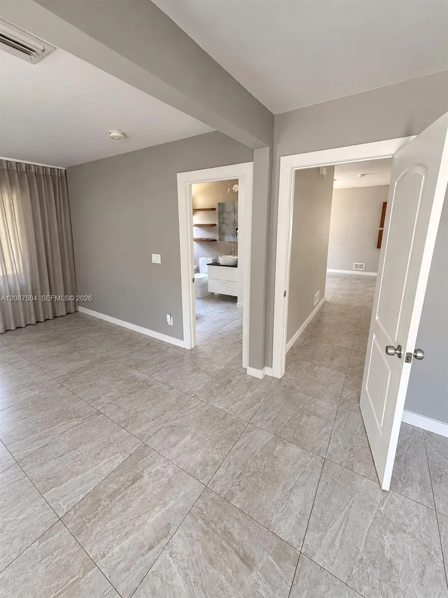 1418 NW 101st St Miami, FL 33147