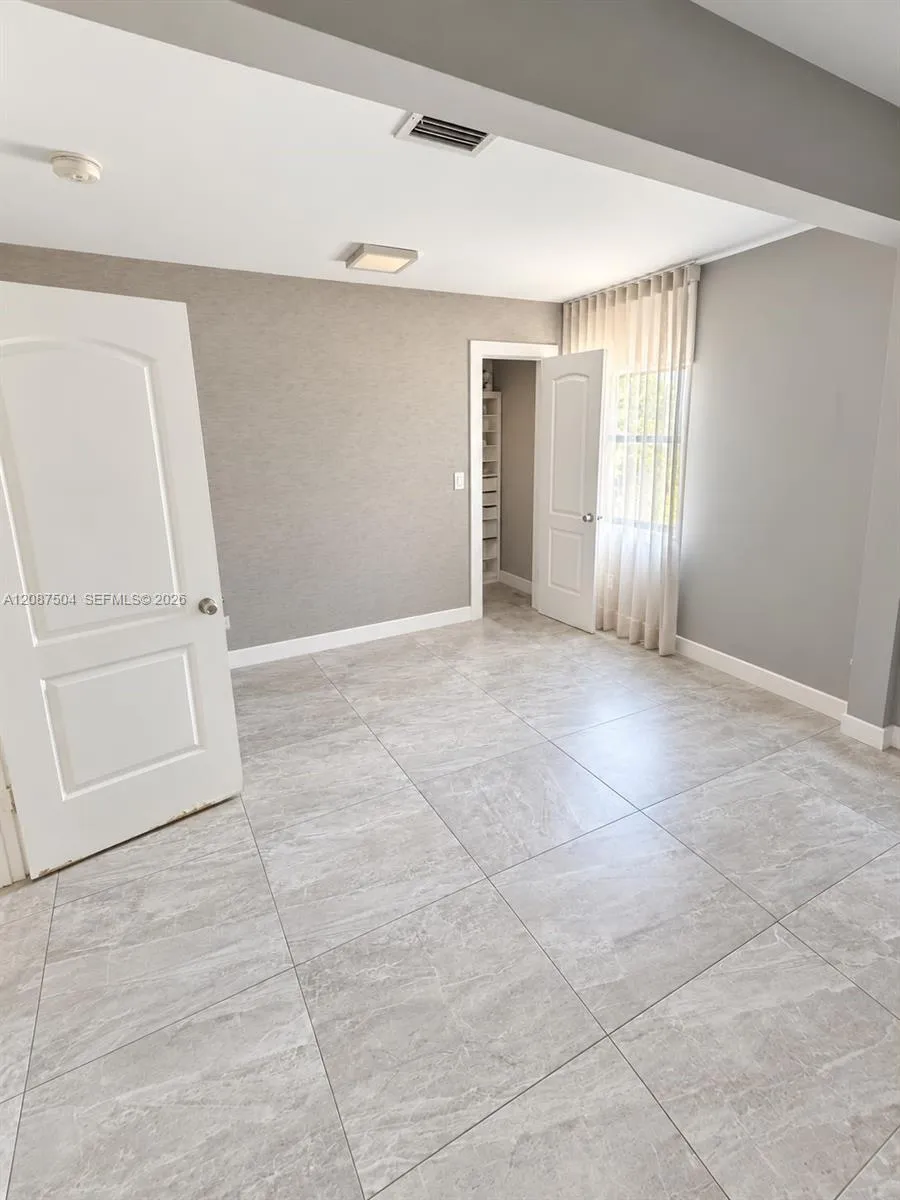 1418 NW 101st St Miami, FL 33147