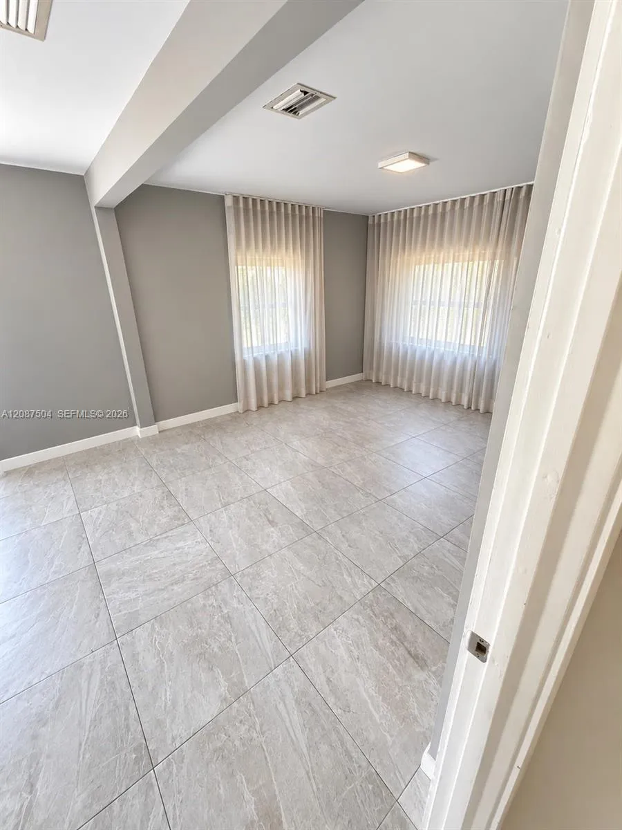 1418 NW 101st St Miami, FL 33147