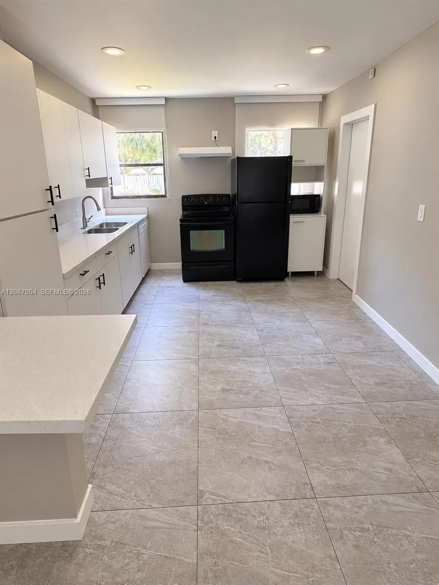 1418 NW 101st St Miami, FL 33147