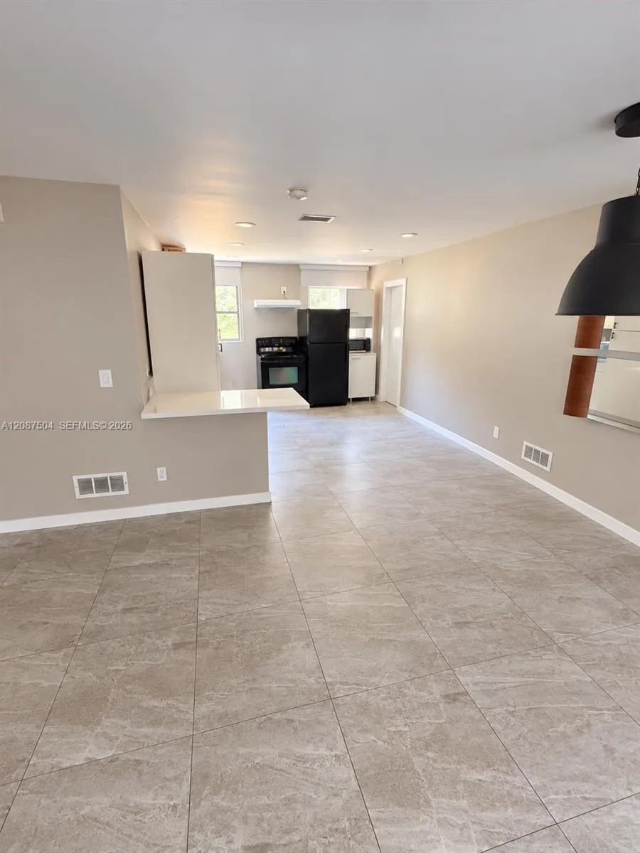 1418 NW 101st St Miami, FL 33147