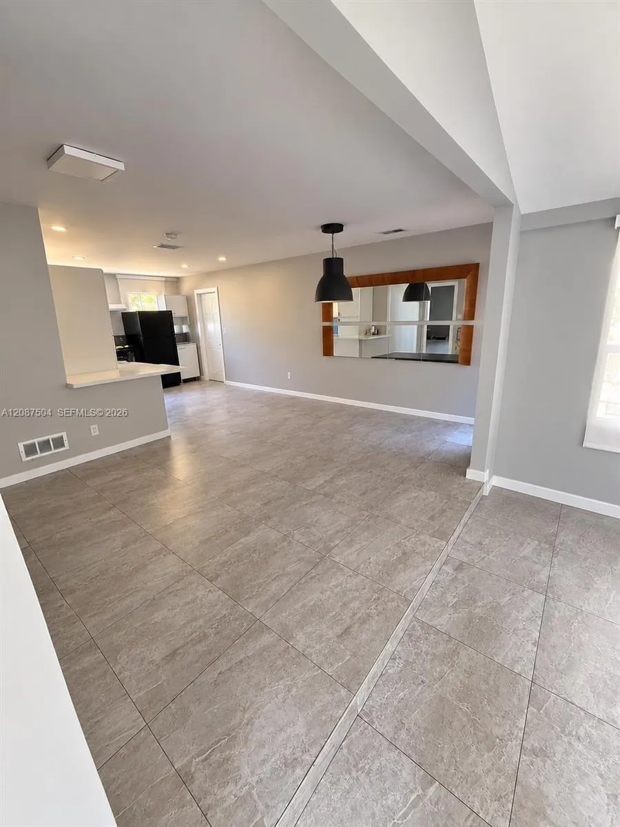1418 NW 101st St Miami, FL 33147
