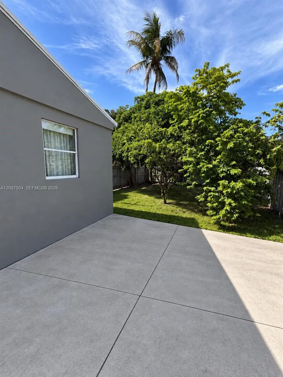 1418 NW 101st St Miami, FL 33147