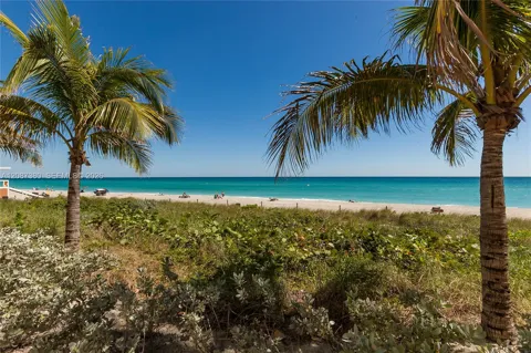 1850 Ocean Dr #105