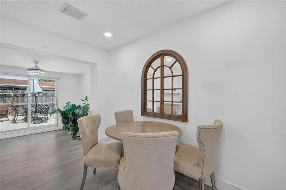 1131 75th Ave #1131 Hollywood, FL 33024