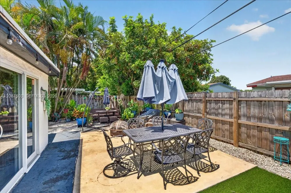 1131 75th Ave #1131 Hollywood, FL 33024