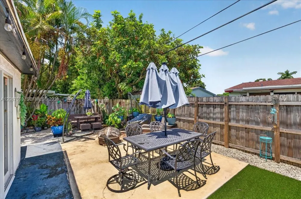1131 75th Ave #1131 Hollywood, FL 33024