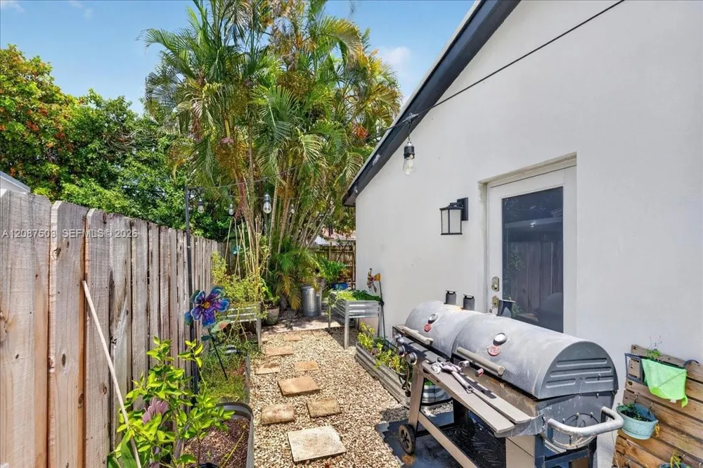 1131 75th Ave #1131 Hollywood, FL 33024