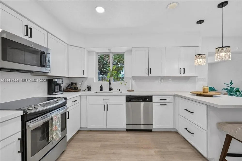 1131 75th Ave #1131 Hollywood, FL 33024