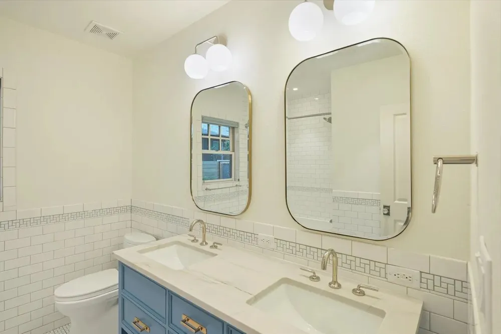 1704 Travis Heights Boulevard Austin, TX 78704