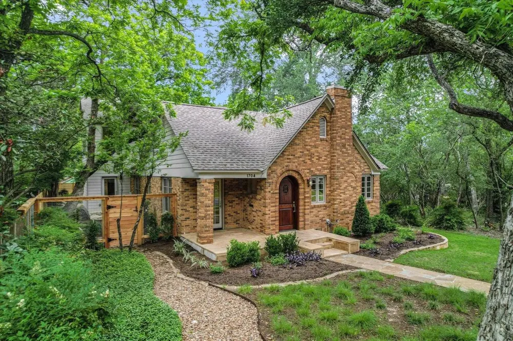 1704 Travis Heights Boulevard Austin, TX 78704