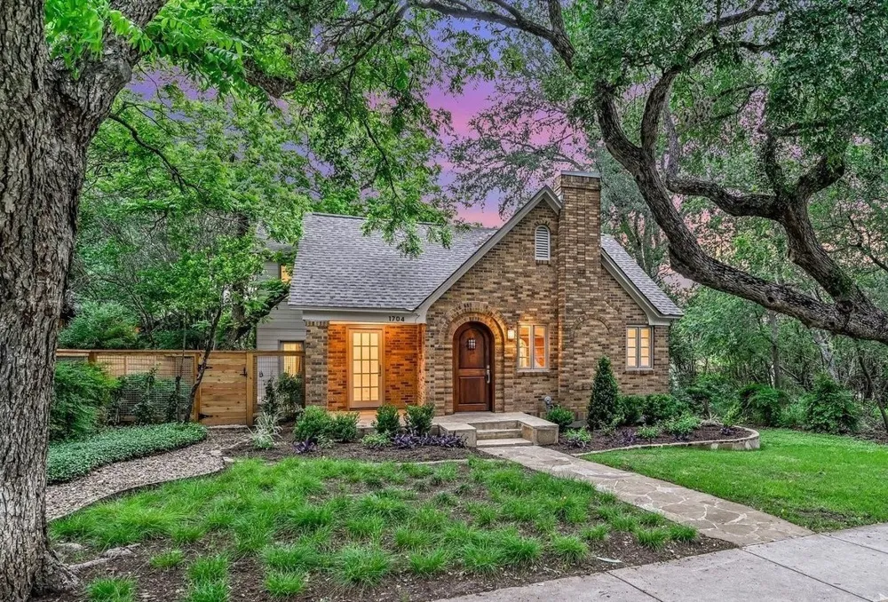 1704 Travis Heights Boulevard Austin, TX 78704