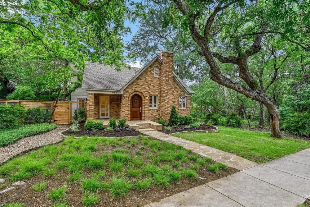 1704 Travis Heights Boulevard Austin, TX 78704
