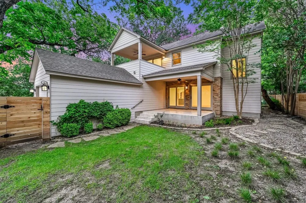 1704 Travis Heights Boulevard Austin, TX 78704
