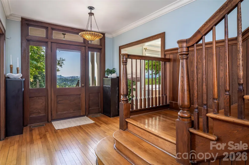 35 Elias Place Asheville, NC 28804