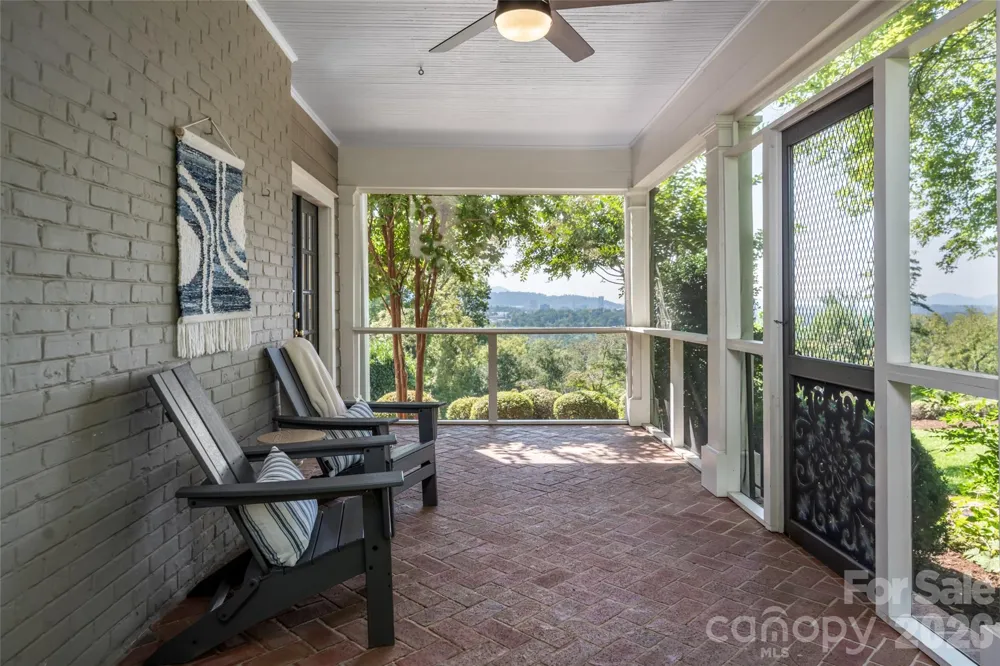 35 Elias Place Asheville, NC 28804