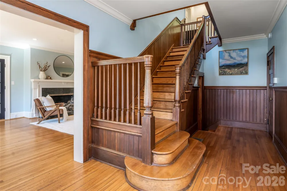 35 Elias Place Asheville, NC 28804