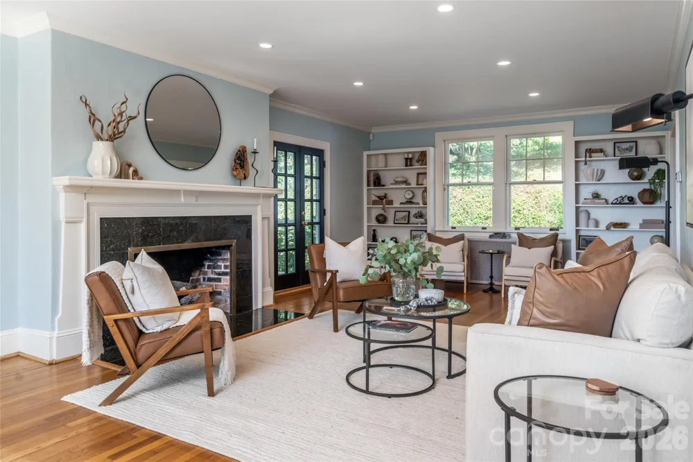 35 Elias Place Asheville, NC 28804