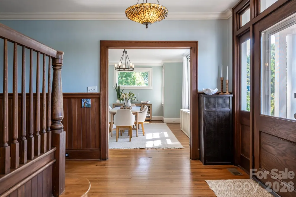 35 Elias Place Asheville, NC 28804