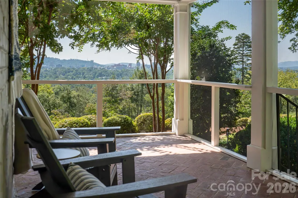 35 Elias Place Asheville, NC 28804
