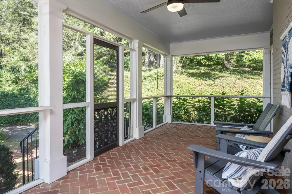 35 Elias Place Asheville, NC 28804
