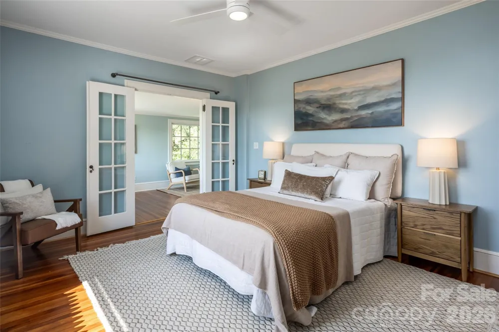 35 Elias Place Asheville, NC 28804