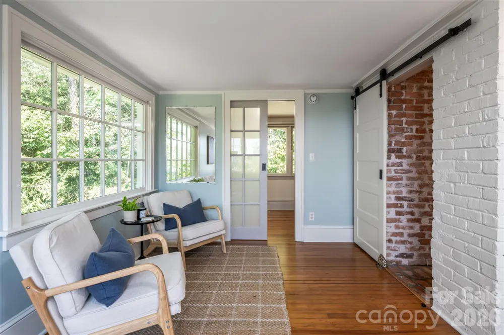 35 Elias Place Asheville, NC 28804