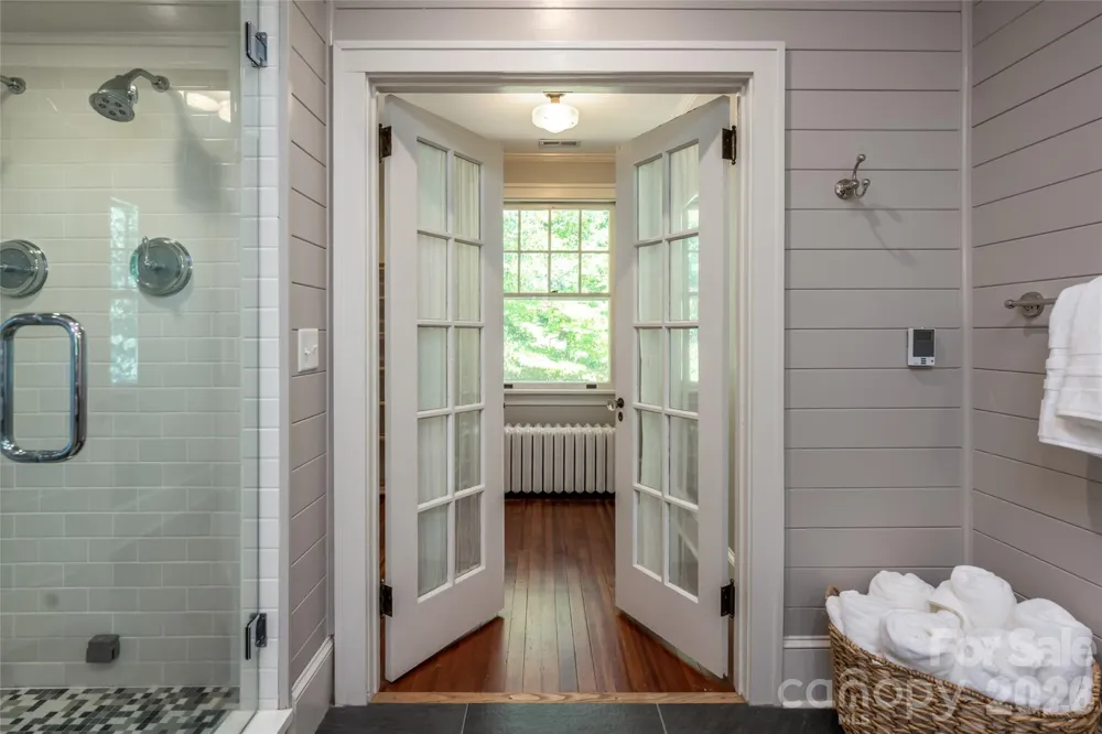 35 Elias Place Asheville, NC 28804