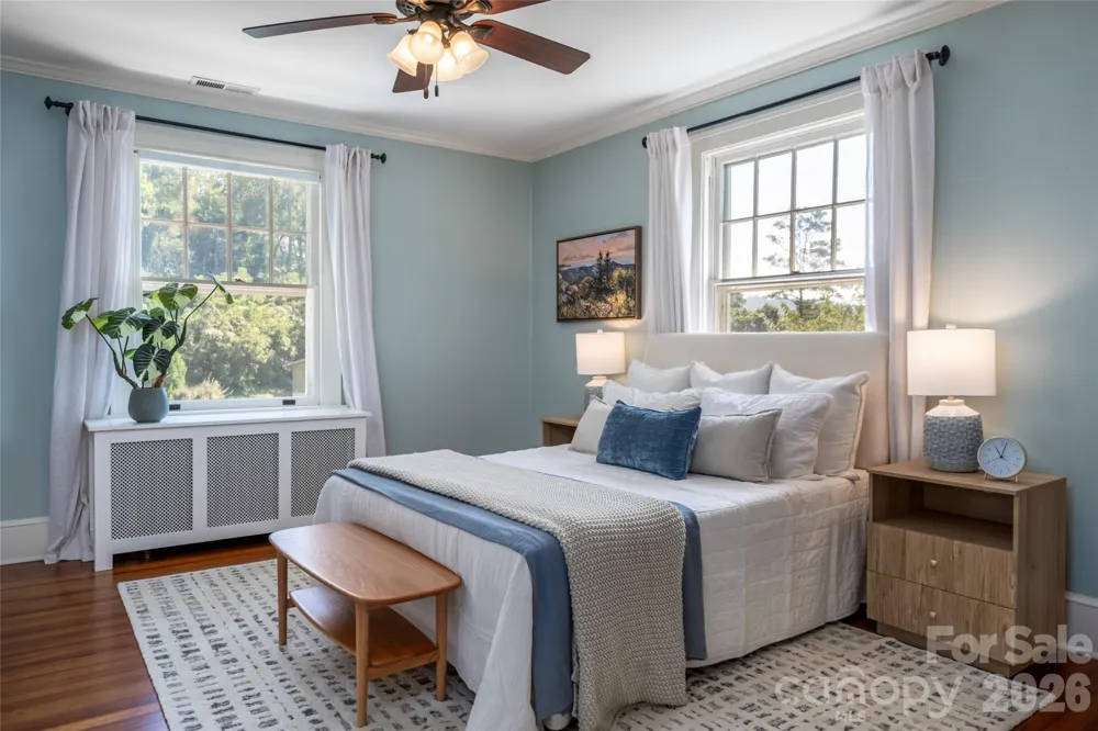 35 Elias Place Asheville, NC 28804