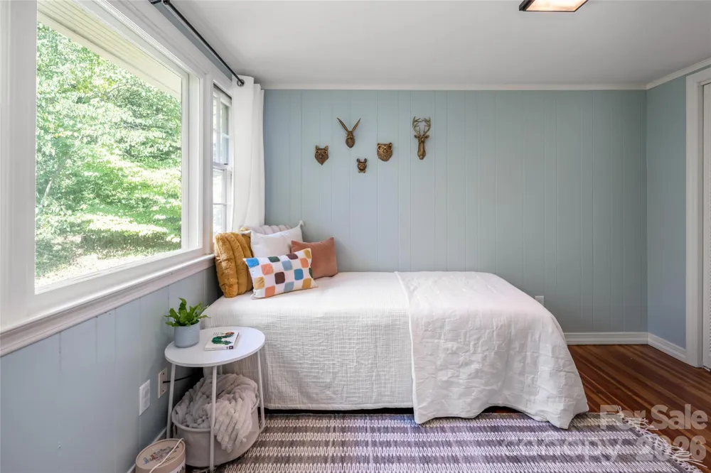 35 Elias Place Asheville, NC 28804