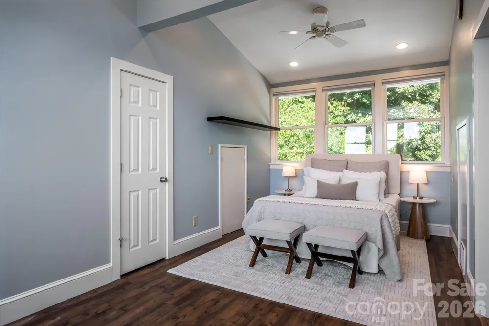 35 Elias Place Asheville, NC 28804