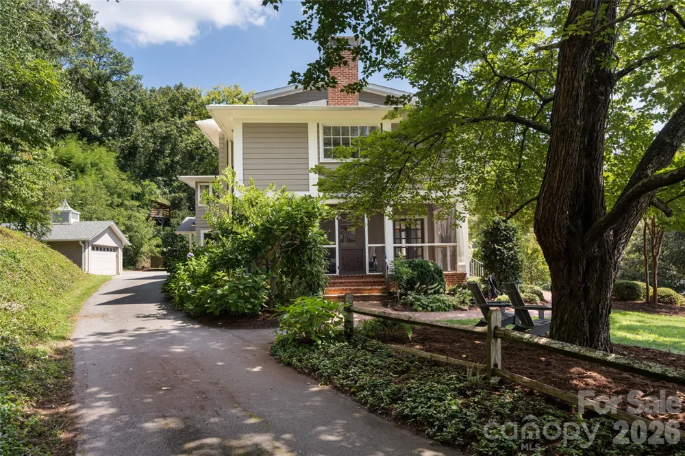 35 Elias Place Asheville, NC 28804