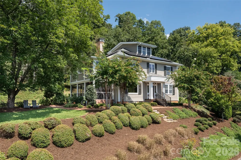 35 Elias Place Asheville, NC 28804
