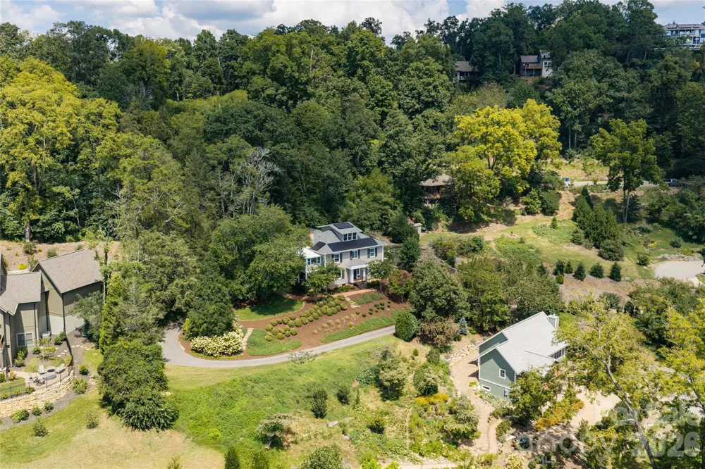 35 Elias Place Asheville, NC 28804