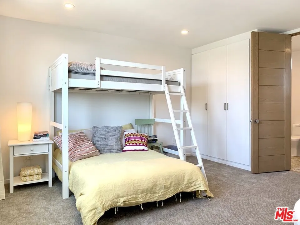 2606 S Barrington Avenue Los Angeles, CA 90064