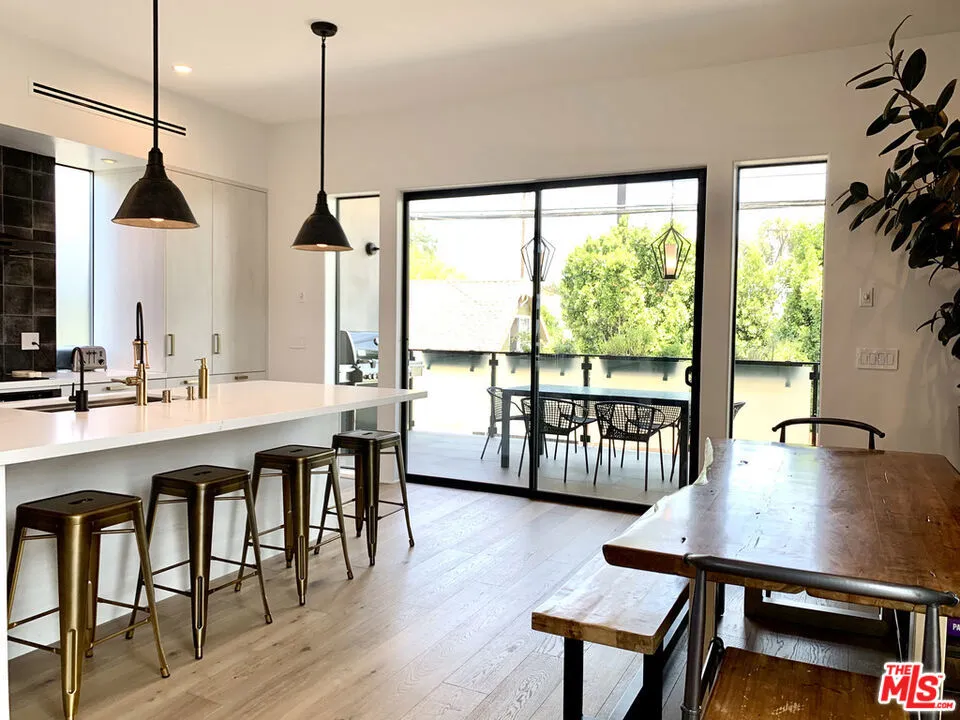 2606 S Barrington Avenue Los Angeles, CA 90064