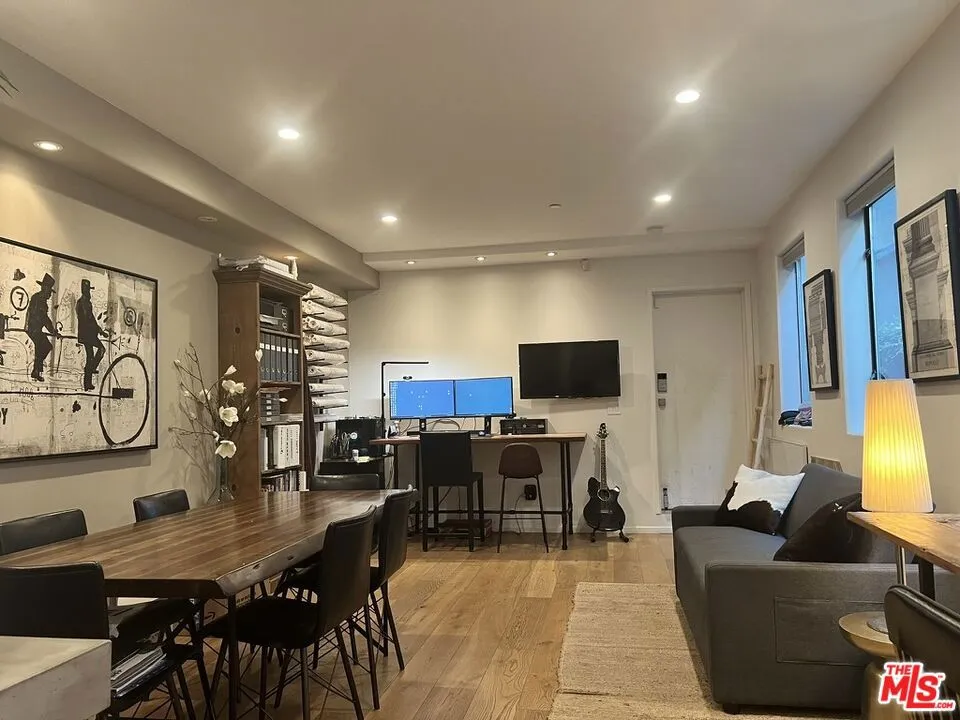 2606 S Barrington Avenue Los Angeles, CA 90064