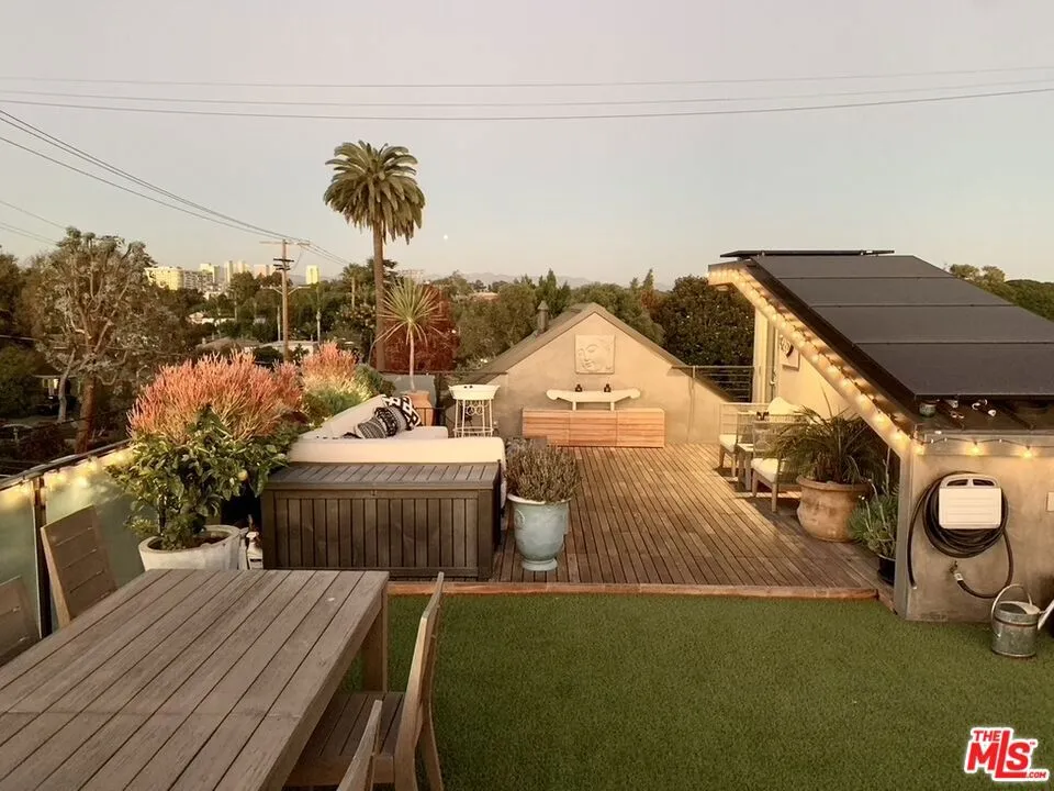2606 S Barrington Avenue Los Angeles, CA 90064