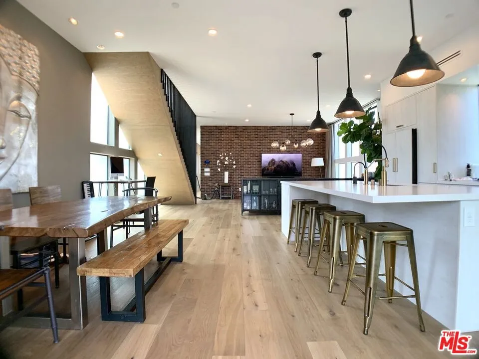 2606 S Barrington Avenue Los Angeles, CA 90064