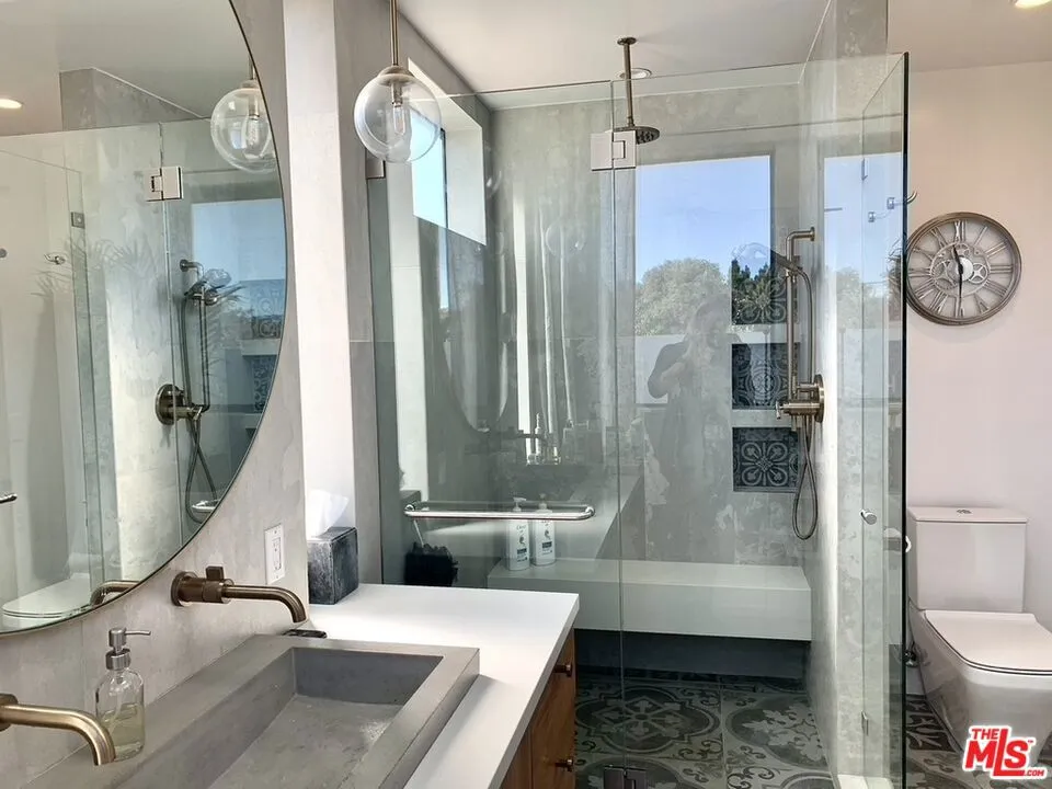 2606 S Barrington Avenue Los Angeles, CA 90064